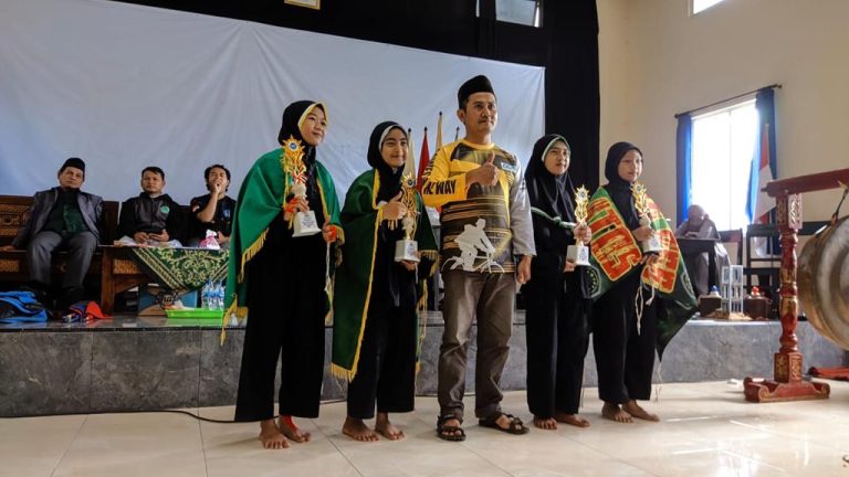 Pagar Nusa MATSANEMA Sabet Tiga Piala Bupati pada Al-Khozini Award