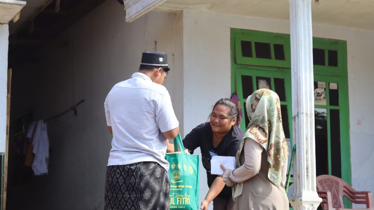 Bingkisan Ramadhan dari MTsN 4 Malang: Menyapa Desa dengan Ketulusan dan Kebersamaan