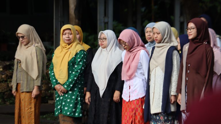 Peringatan Hari Kartini di MTsN 4 Malang: Meneladani Semangat Emansipasi dalam Harmoni Kebersamaan